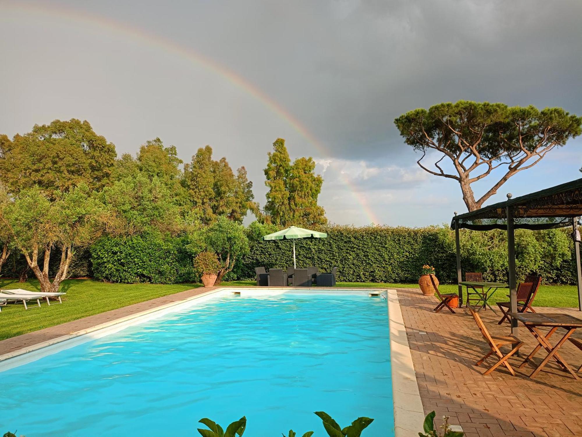 Casale Di Tormaggiore Villa And Country Suites Pomezia Luaran gambar