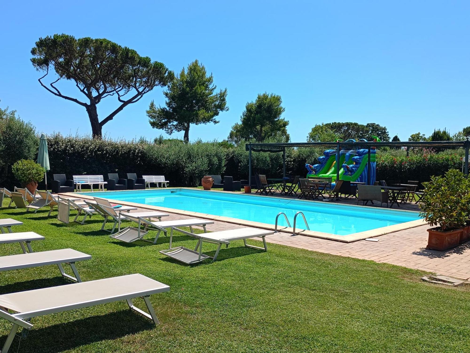 Casale Di Tormaggiore Villa And Country Suites Pomezia Luaran gambar