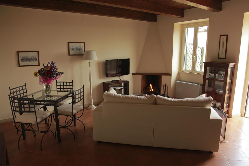 Casale Di Tormaggiore Villa And Country Suites Pomezia Luaran gambar