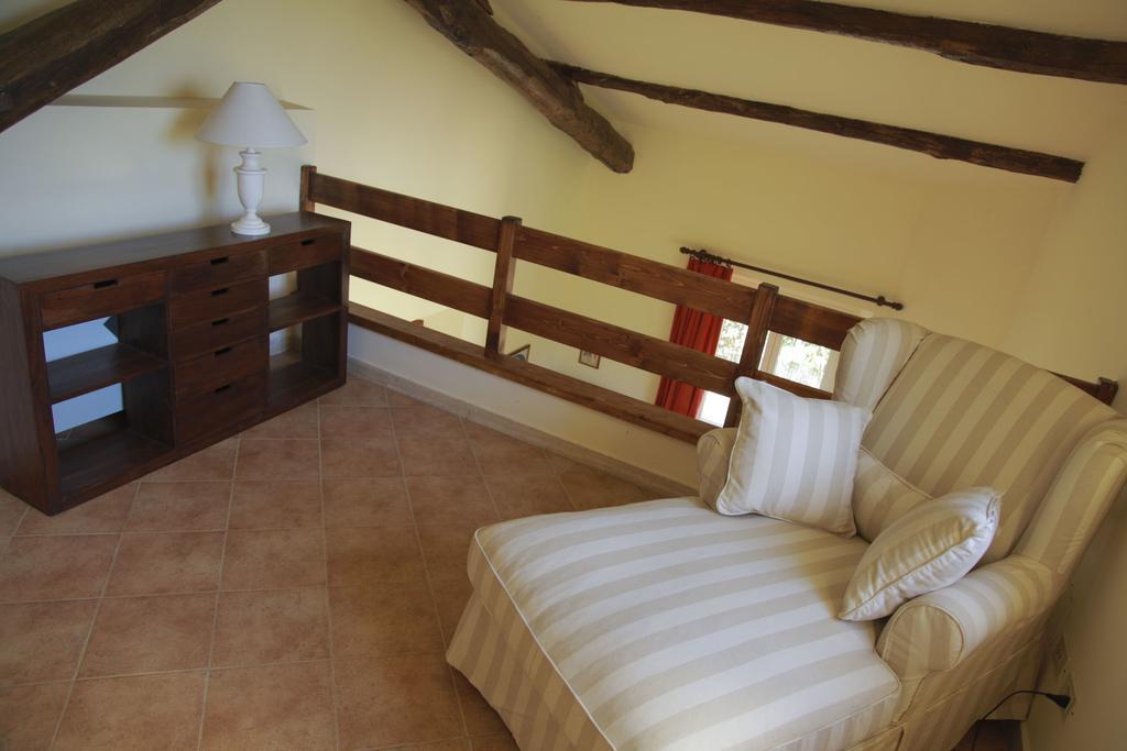 Casale Di Tormaggiore Villa And Country Suites Pomezia Luaran gambar