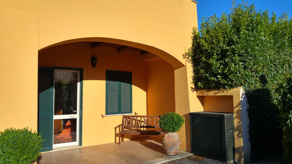 Casale Di Tormaggiore Villa And Country Suites Pomezia Luaran gambar