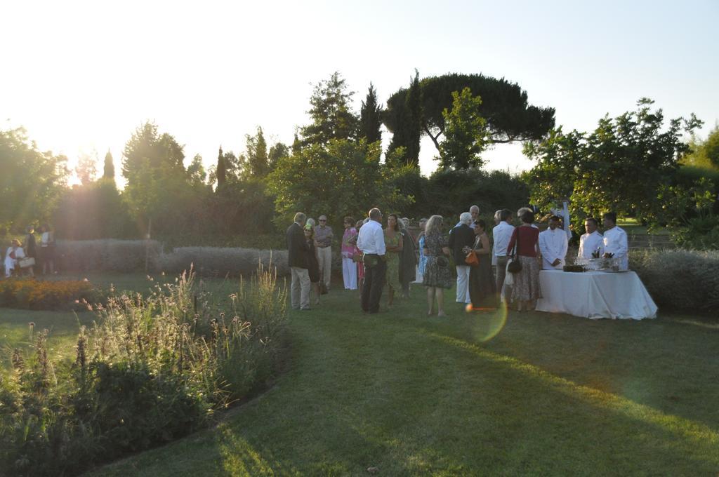 Casale Di Tormaggiore Villa And Country Suites Pomezia Luaran gambar