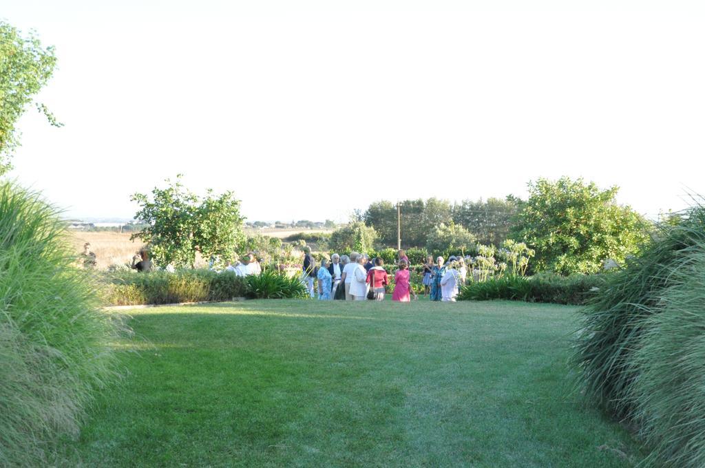 Casale Di Tormaggiore Villa And Country Suites Pomezia Luaran gambar