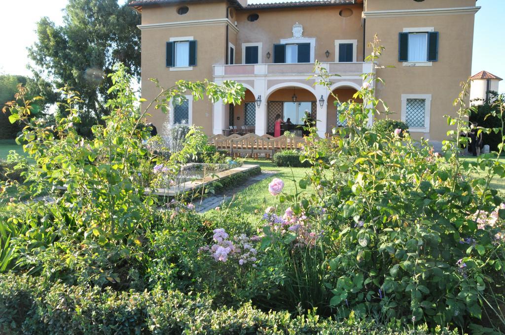 Casale Di Tormaggiore Villa And Country Suites Pomezia Luaran gambar