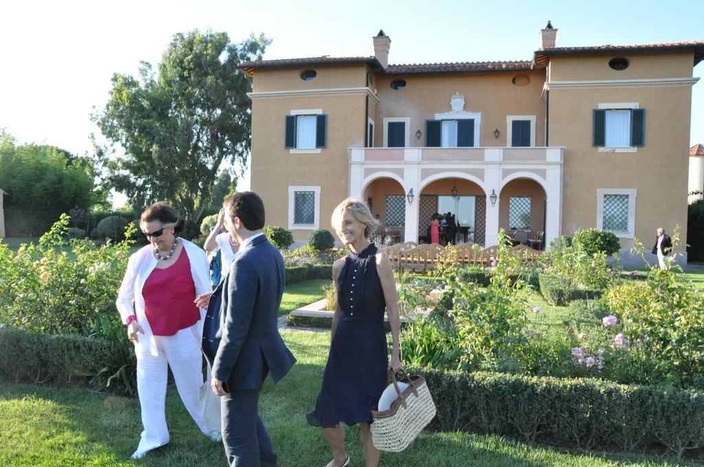 Casale Di Tormaggiore Villa And Country Suites Pomezia Luaran gambar